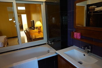 Day Inn Hotel