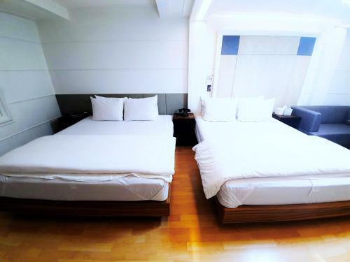 Uneed Hotel