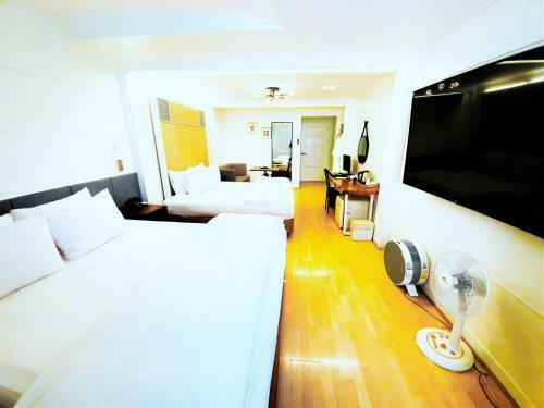 Uneed Hotel