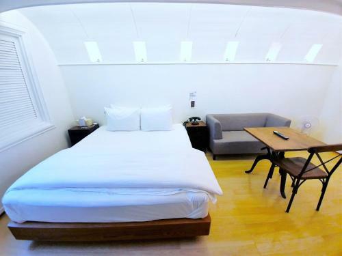 Uneed Hotel