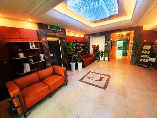 Uneed Hotel