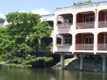 Hotel Lamanai Landings Resort And Marina