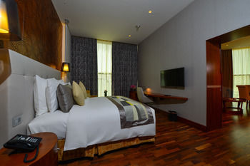 The Avenue - A Murwab Hotel