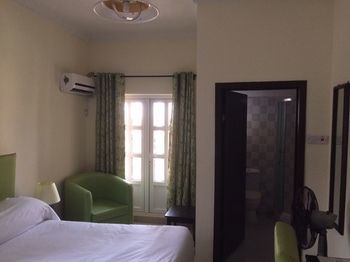 Fort Ross Hotel