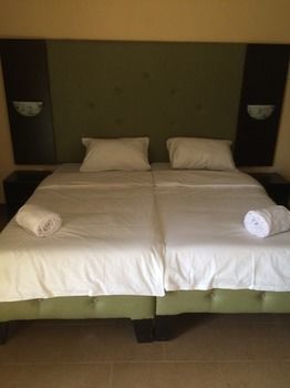 Fort Ross Hotel