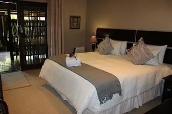 Hotel La Vue Guest Lodge And Function Venue