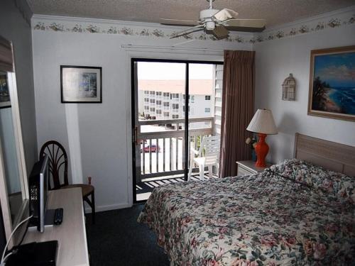 Pelican's Landing 316 Apartment