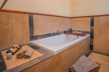 Posada Saragossa Game Reserve