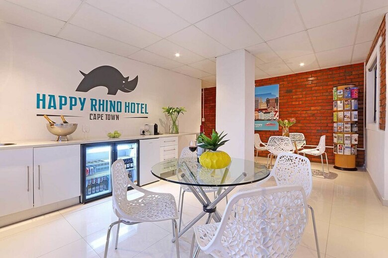 Happy Rhino Hotel