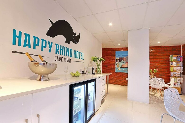 Happy Rhino Hotel