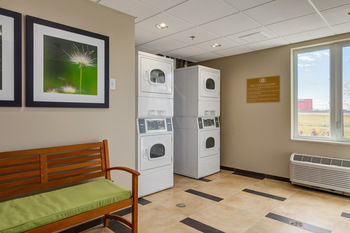 Hotel Candlewood Suites Calgary Airport North