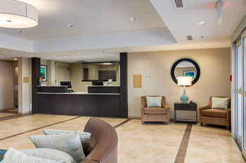 Hotel Candlewood Suites Calgary Airport North