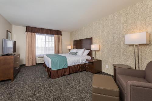 Best Western Plus Chestermere Hotel