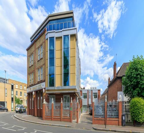 Lion & Key Hotel