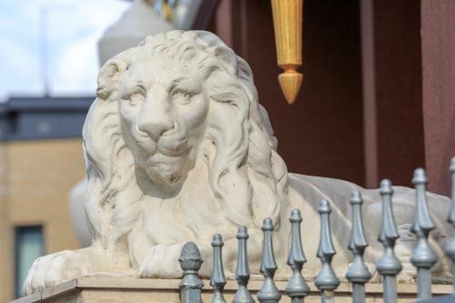 Lion & Key Hotel