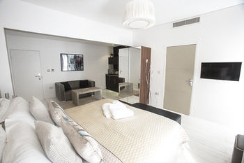 Hotel Rez Apartments