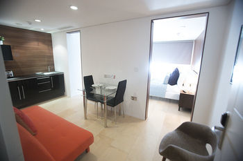 Hotel Rez Apartments