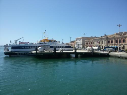 Almaran B&b***