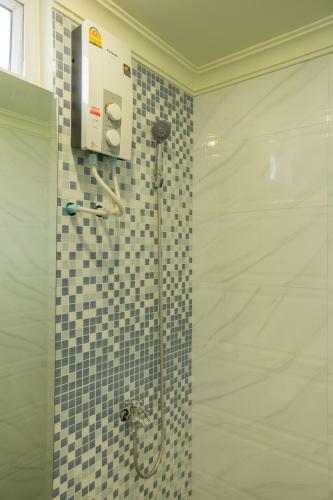Hostal Precious House Guesthouse