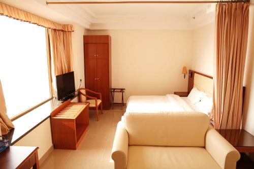 Grand Harbour Hotel