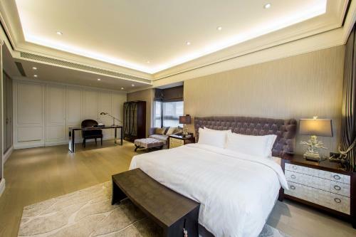 Hostal J Palace Residence