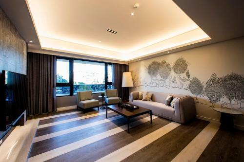 Hostal J Palace Residence