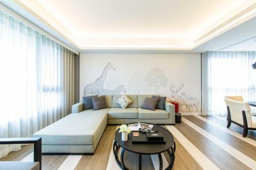 Hostal J Palace Residence