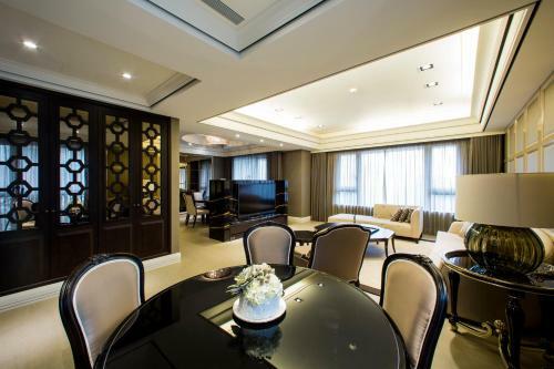 Hostal J Palace Residence