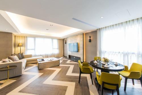 Hostal J Palace Residence