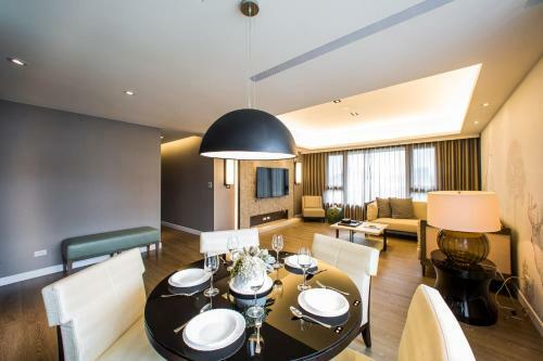 Hostal J Palace Residence