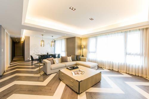 Hostal J Palace Residence