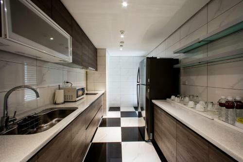Hostal J Palace Residence