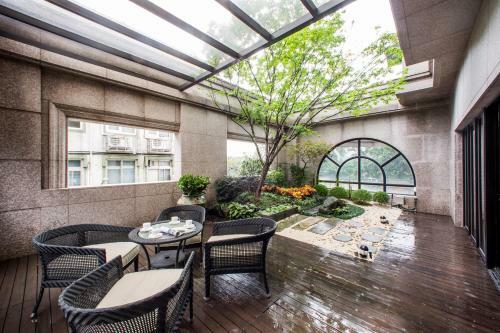 Hostal J Palace Residence