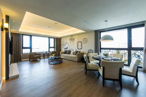 Hostal J Palace Residence