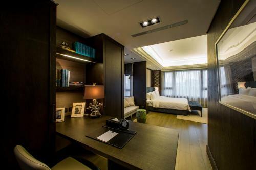 Hostal J Palace Residence