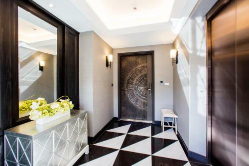 Hostal J Palace Residence