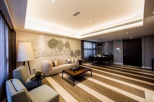 Hostal J Palace Residence