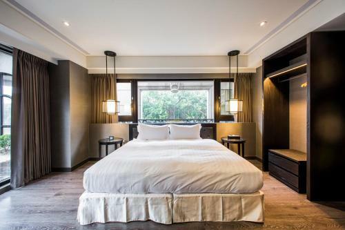 Hostal J Palace Residence