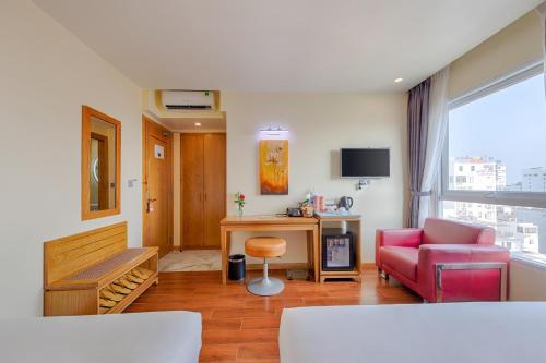 Queen's Finger Hotel