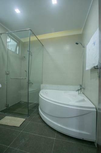 R & R Apartments