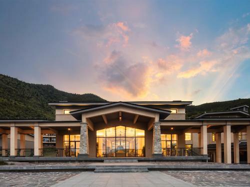 Hotel High Mountain Resort Shangri-la
