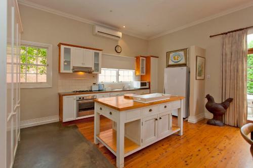 Rose Cottage - Historic Luxury