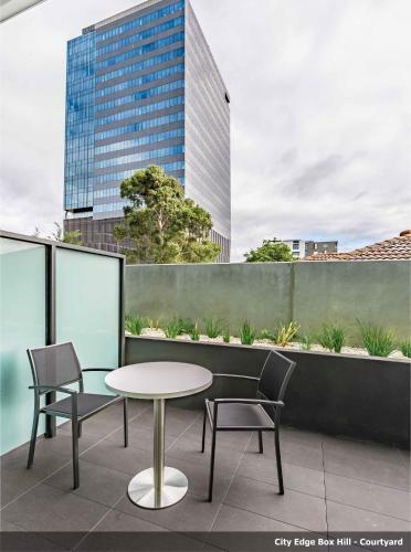 City Edge Box Hill Apartment Hotel