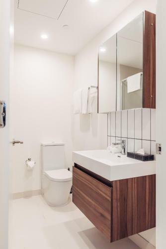 City Edge Box Hill Apartment Hotel