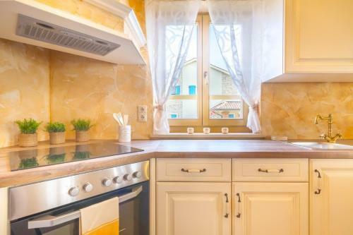 Luxury Ville Kras Ladies