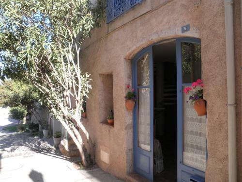 Maison De L'�tang De Thau