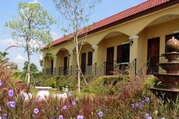 Hotel Sierra View Resort