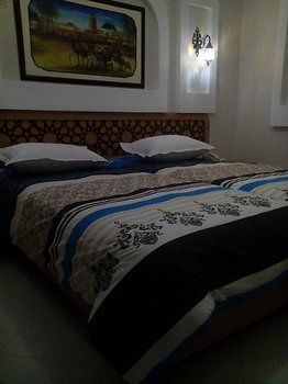 Hotel Saheb Ettabaa