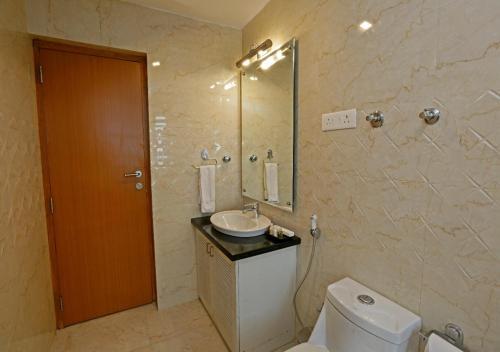 Hotel Clarks Inn Srinagar