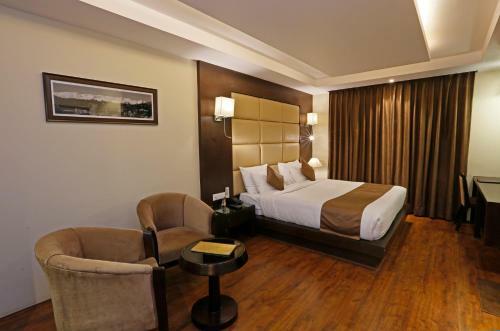 Hotel Clarks Inn Srinagar